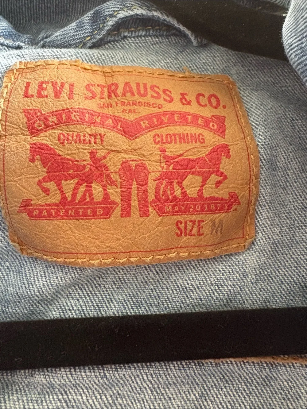 Levi's Premium Men's Original Trucker Denim Jacket Size M Light Wash